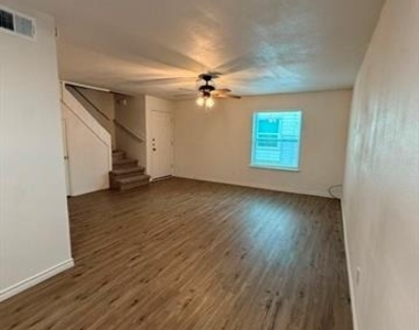 1505 W Pearl Street - Photo Thumbnail 9