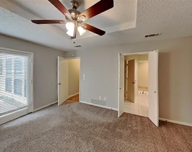 1809 Geneva Lane - Photo Thumbnail 7
