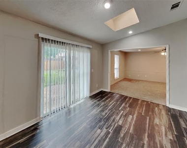 1809 Geneva Lane - Photo Thumbnail 17
