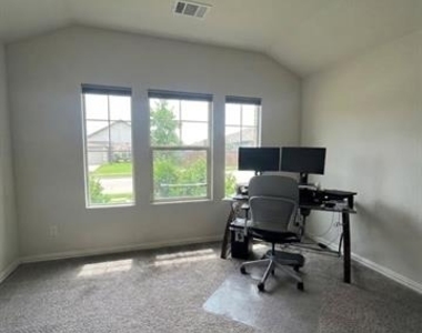 6304 Dry Gulch Trail - Photo Thumbnail 14