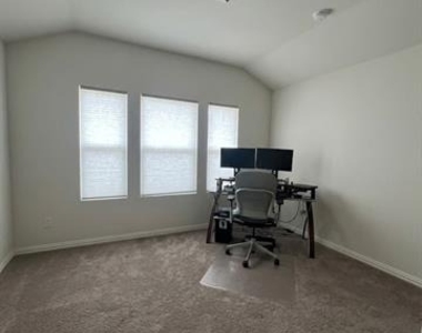 6304 Dry Gulch Trail - Photo Thumbnail 15