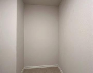 6304 Dry Gulch Trail - Photo Thumbnail 25