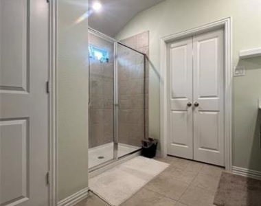 6304 Dry Gulch Trail - Photo Thumbnail 12