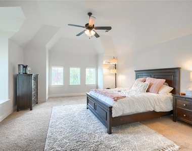625 Yarrow Street - Photo Thumbnail 29