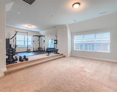 625 Yarrow Street - Photo Thumbnail 21