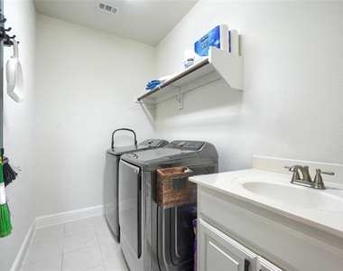 625 Yarrow Street - Photo Thumbnail 30