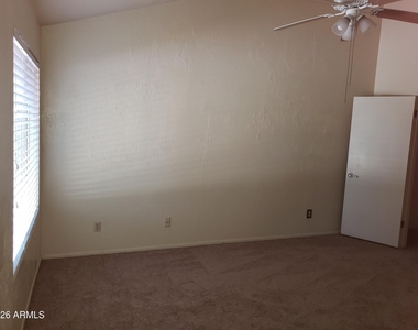 1536 S River Drive E - Photo Thumbnail 15