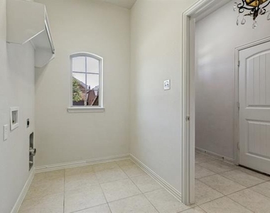 531 Catherine Lane - Photo Thumbnail 35