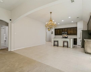 531 Catherine Lane - Photo Thumbnail 5