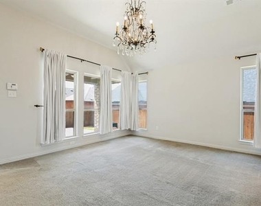 531 Catherine Lane - Photo Thumbnail 10
