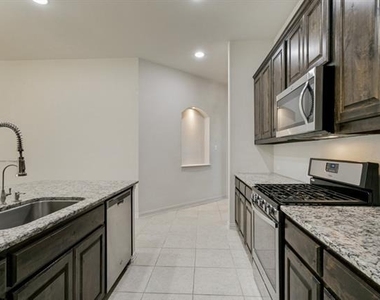 531 Catherine Lane - Photo Thumbnail 27