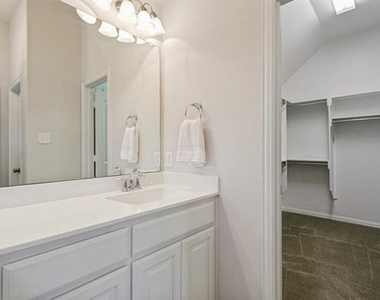 531 Catherine Lane - Photo Thumbnail 20