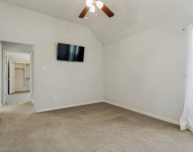 531 Catherine Lane - Photo Thumbnail 18