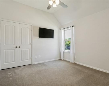 531 Catherine Lane - Photo Thumbnail 14