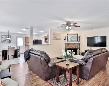 10040 Daly Drive - Photo Thumbnail 3