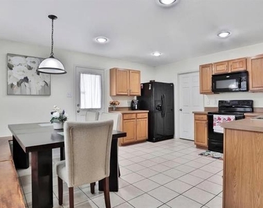 10040 Daly Drive - Photo Thumbnail 5