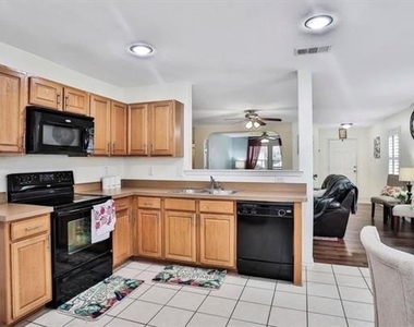 10040 Daly Drive - Photo Thumbnail 4