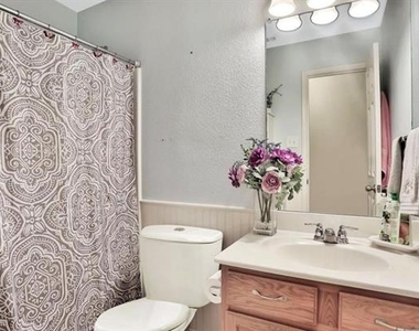 10040 Daly Drive - Photo Thumbnail 9
