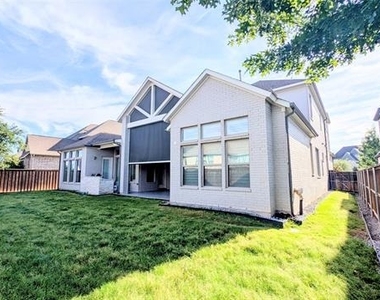 8933 Frostweed Road - Photo Thumbnail 15