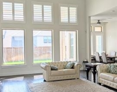 8933 Frostweed Road - Photo Thumbnail 5