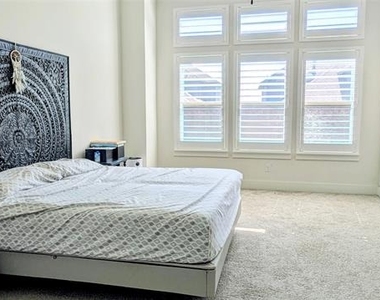 8933 Frostweed Road - Photo Thumbnail 10