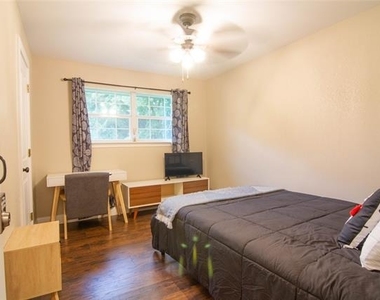 1211 Mcalpin Road - Photo Thumbnail 15