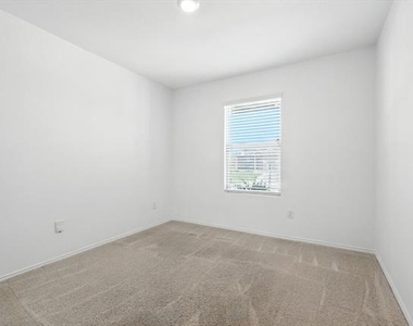 1653 Bluff View Drive - Photo Thumbnail 15