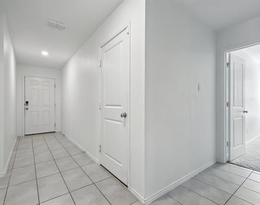 1653 Bluff View Drive - Photo Thumbnail 5