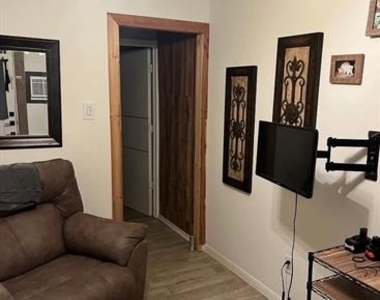 307 W Broadmore Avenue - Photo Thumbnail 5
