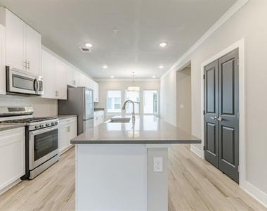 3353 Norris Street - Photo Thumbnail 12