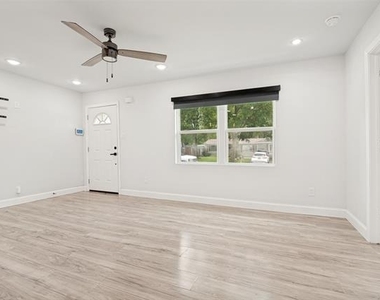 1301 Cardinal Street - Photo Thumbnail 4