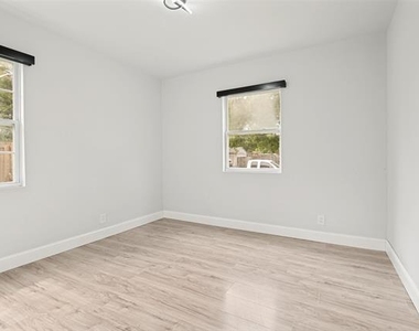 1301 Cardinal Street - Photo Thumbnail 12