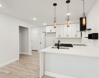 1301 Cardinal Street - Photo Thumbnail 8