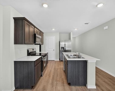 1117 Southfield Drive - Photo Thumbnail 4