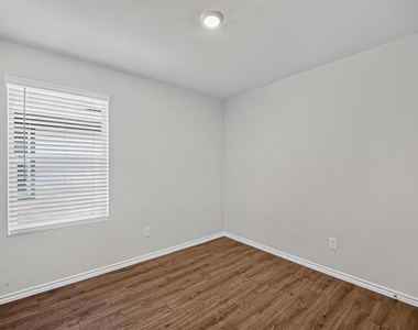 1117 Southfield Drive - Photo Thumbnail 10