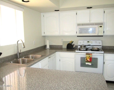 12222 N Paradise Village Parkway S - Photo Thumbnail 6