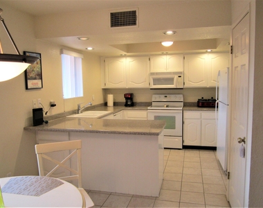 12222 N Paradise Village Parkway S - Photo Thumbnail 5