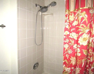 12222 N Paradise Village Parkway S - Photo Thumbnail 12