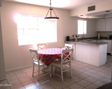 12222 N Paradise Village Parkway S - Photo Thumbnail 7