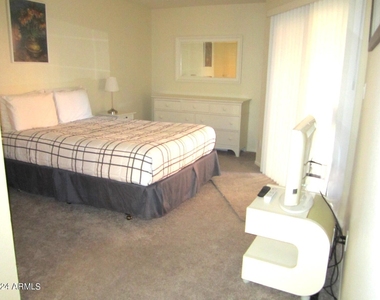 12222 N Paradise Village Parkway S - Photo Thumbnail 9