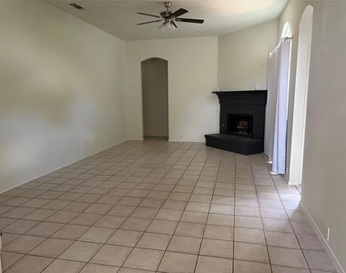 10404 Preston Vineyard Drive - Photo Thumbnail 3