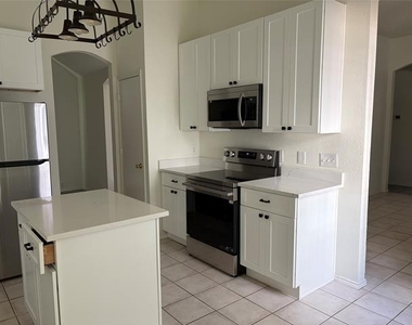 10404 Preston Vineyard Drive - Photo Thumbnail 1