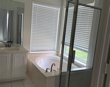 10404 Preston Vineyard Drive - Photo Thumbnail 5