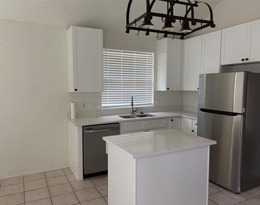 10404 Preston Vineyard Drive - Photo Thumbnail 2