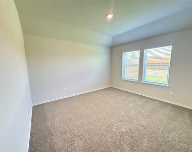 3330 Catamount Drive - Photo Thumbnail 10