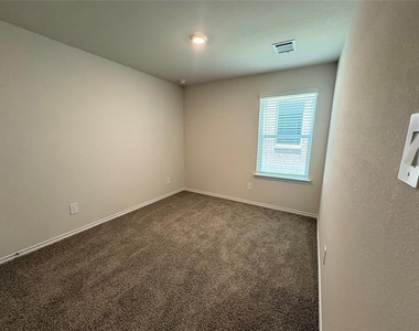 3330 Catamount Drive - Photo Thumbnail 8