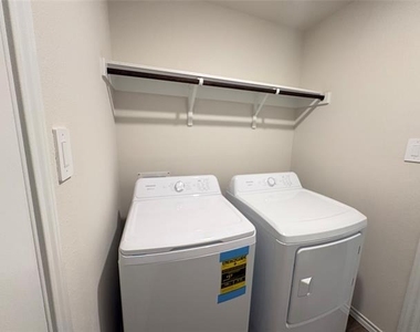 3330 Catamount Drive - Photo Thumbnail 15