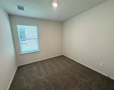 3330 Catamount Drive - Photo Thumbnail 7
