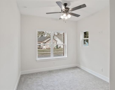2626 Burger Avenue - Photo Thumbnail 7