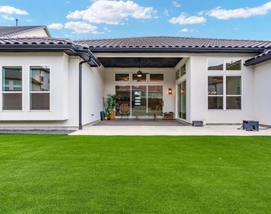12130 Diamond Creek Drive - Photo Thumbnail 32